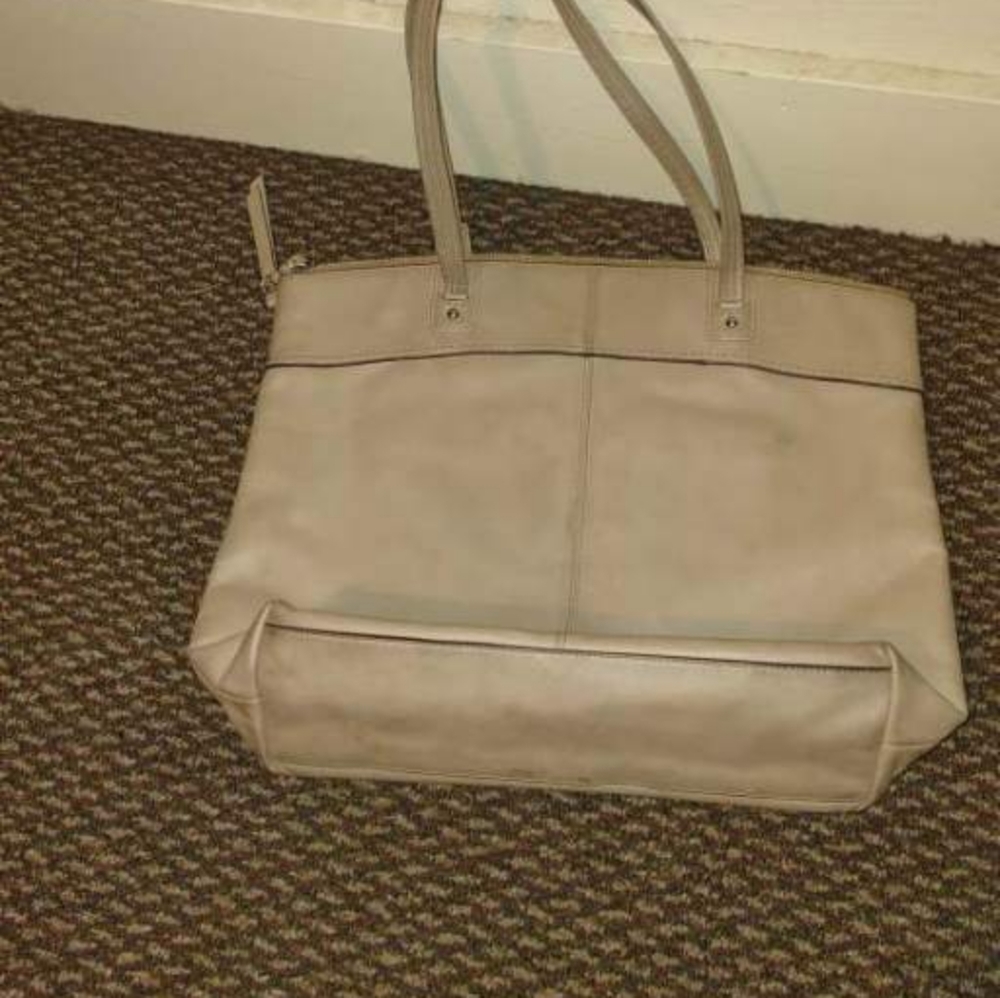 Coach - Picture 2 of 3